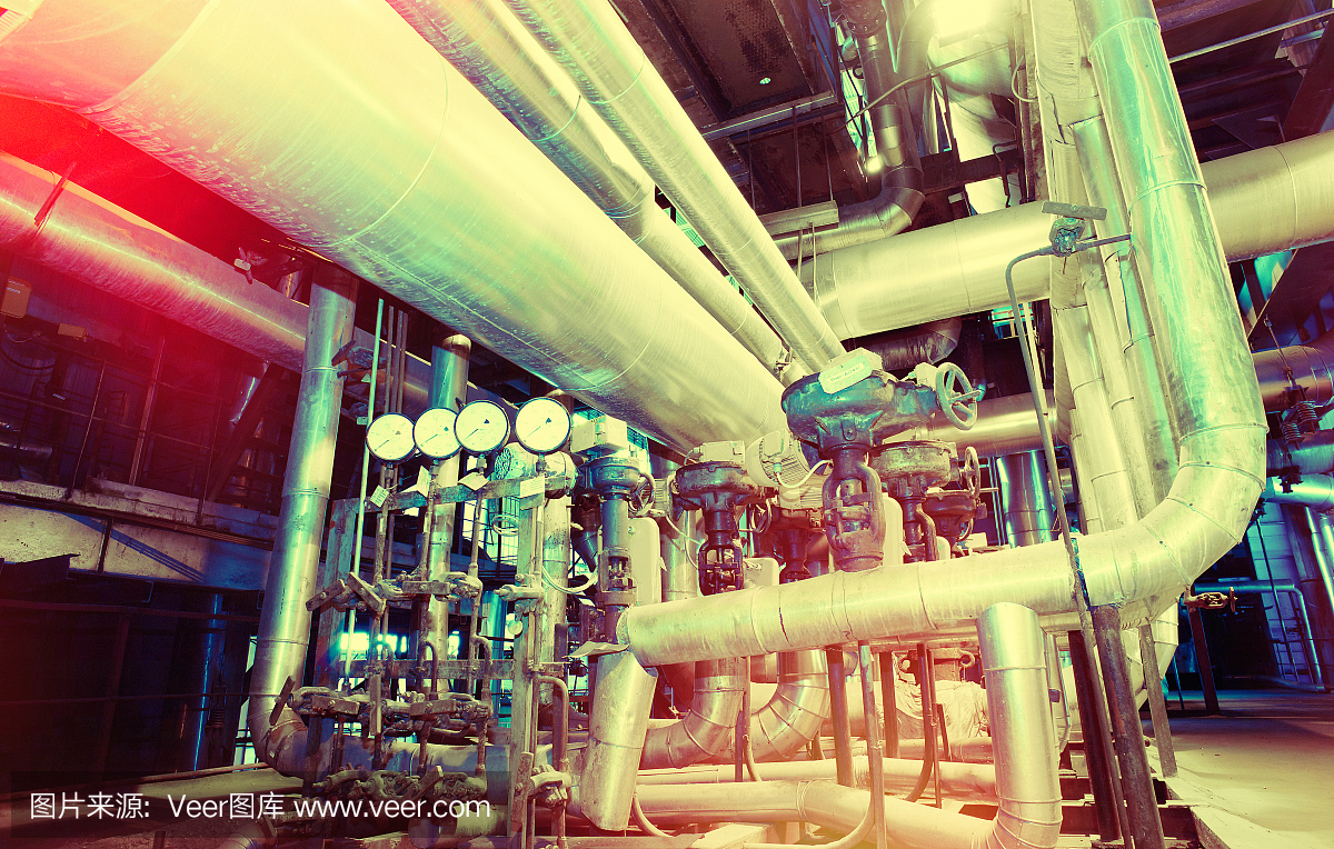 現(xiàn)代工業(yè)發(fā)電廠內(nèi)的設(shè)備、電纜和管道