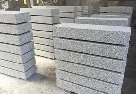 深圳石材廠家大量供應(yīng)花崗巖蘑菇石，助力建筑工程品質(zhì)提升